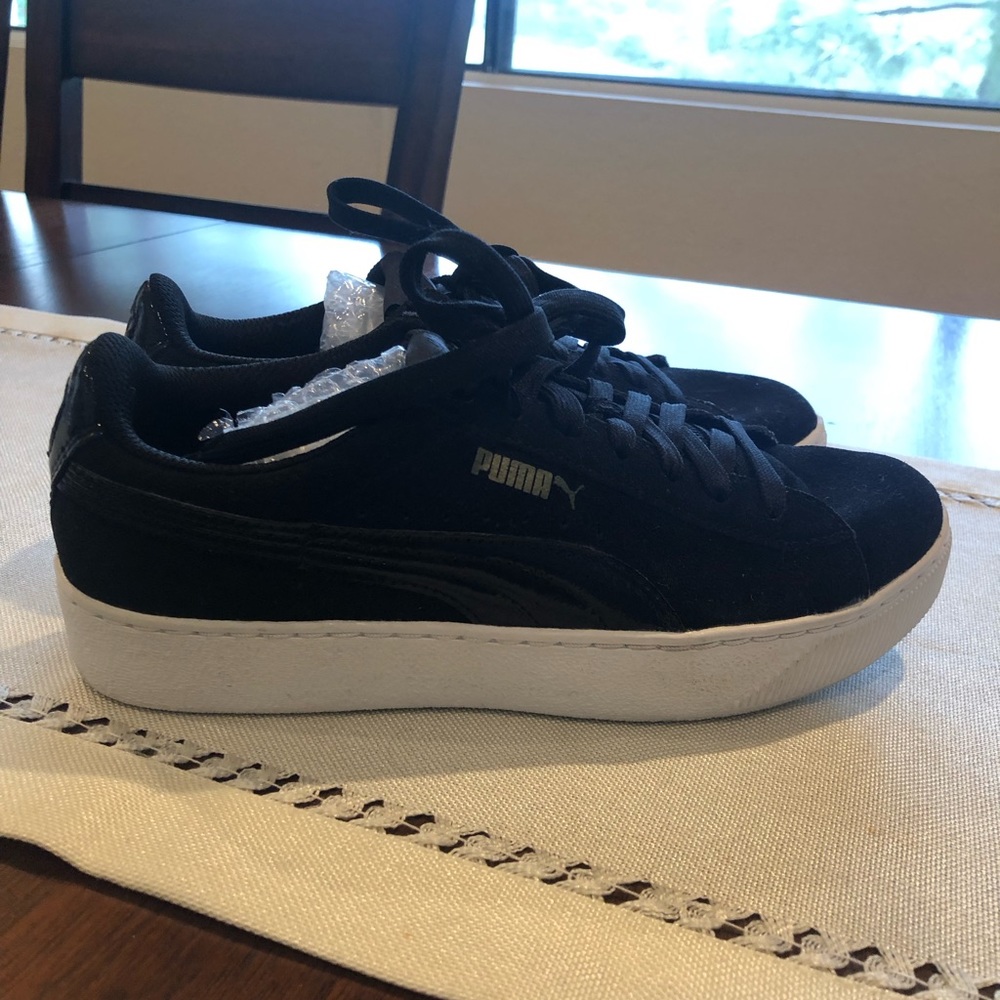 PUMA Women’s Laced Sneakers Black 7.